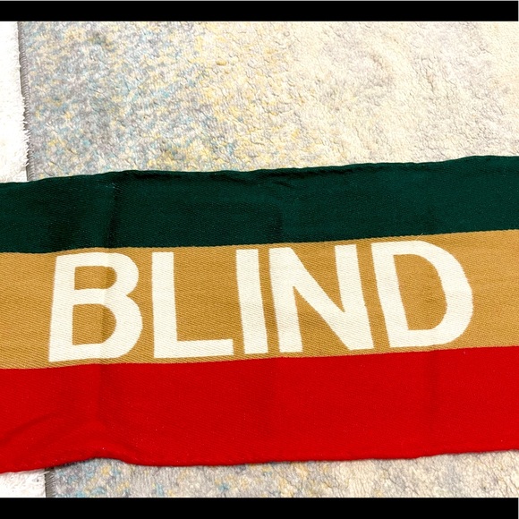 EUC Unisex Gucci BLIND FOR LOVE Prints Wool Scarf Iconic Color-way 20 X 170 cm - Picture 4 of 11